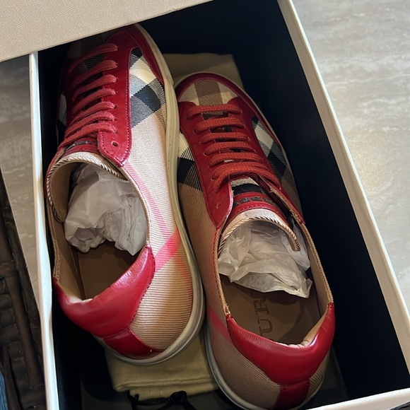 🎉𝐇𝐏!🎉BURBERRY HARTFIELD HOUSE CHECK LOW TOP SNEAKERS NIB - Picture 12 of 14
